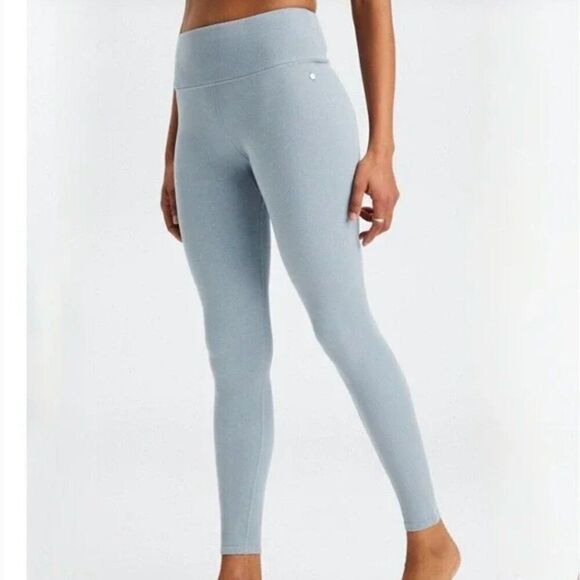 NWOT Fabletics Cloud Seamless High-Waisted Legging Size Large Raincloud - Picture 1 of 8